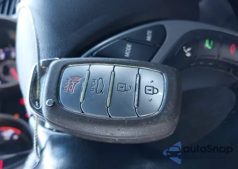 2016 Hyundai Elantra Value Edition z USA, uszkodzony, nr VIN KMHDH4AE5GU479770